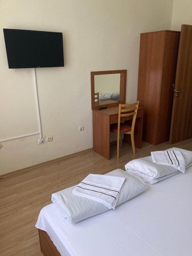 Provans Famili Hotel Letnitsa Экстерьер фото