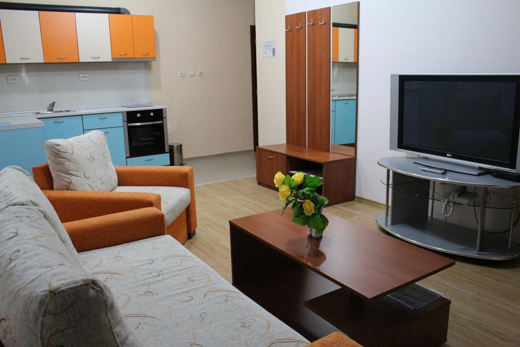 Provans Famili Hotel Letnitsa Экстерьер фото